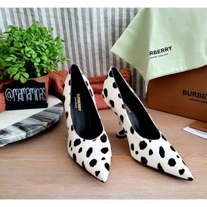 Burberry Pumps